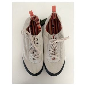 NWT Evolv Cruzer Athletic Hiking Shoes